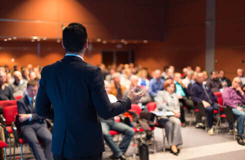 konferencja wyklad kurs mikrofon
