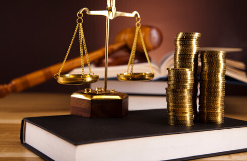 pieniadze egzekucja mlotek