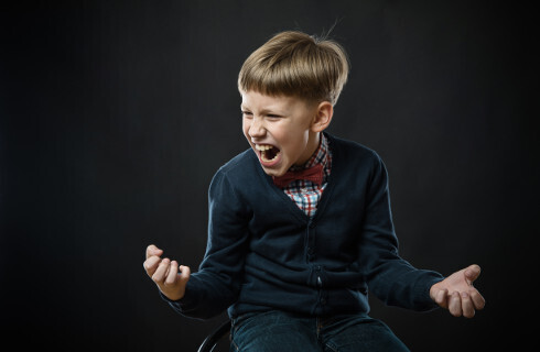 dzieci chlopiec krzyk