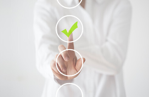 Problematyczna agitacja w prekampanii - gdy urzędnik i polityk są kandydatem