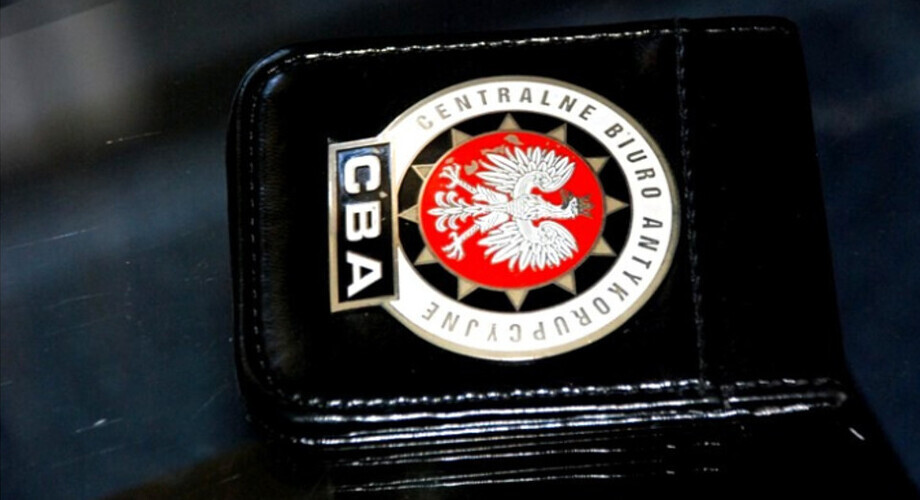 Urzędnicy rażąco naruszający prawo kończą „w zawiasach”