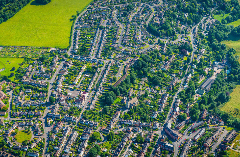 Sprzedaż 16 działek to działalność gospodarcza i podlega VAT