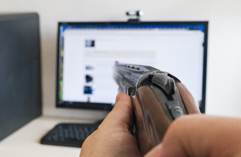 Cyberprzemoc przedłużeniem konfliktów ze szkolnego korytarza