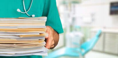 dokumenty akta lekarz