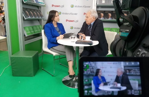 Na targach książki o komentowaniu konstytucji, prawach autorskich i prawach zwierząt