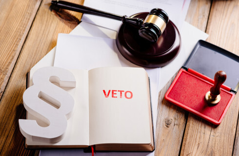 Prezydent zawetował zmianę ustawy o zapasach ropy i gazu