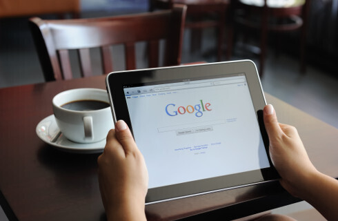 Nieprawdziwy kurs złotego: brak podstaw, by pociągnąć wyszukiwarki do odpowiedzialności