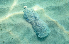 butelki plastikowe smieci