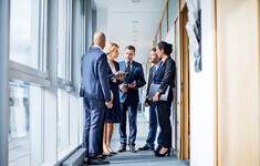 korytarz spotkanie narada