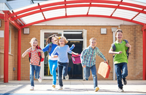 szkola uczen koniec nauki wakacje