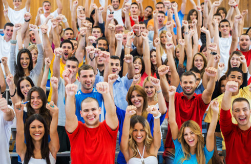 student studenci koniec nauki wakacje