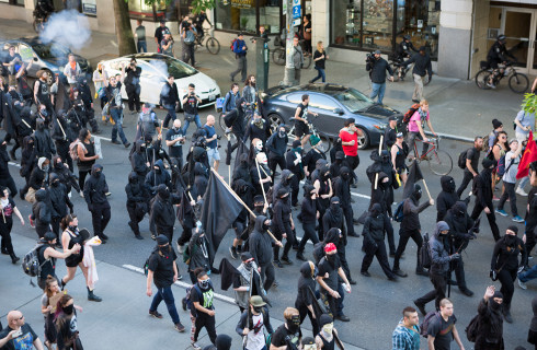 Maszeruj albo nie - dualizm prawny utrudnia interpretację, ale Marsz Niepodległości jest zakazany