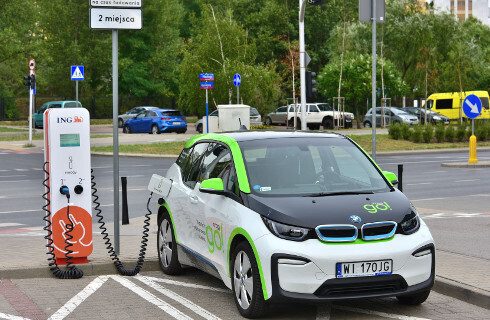 Pojazdy hybrydowe z niższą akcyzą - ustawa do podpisu prezydenta