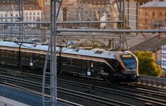 lokomotywa pociag leo express