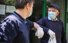 senior zakupy koronawirus