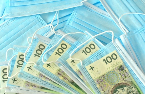 Dodatek covidowy dzieli medyków na tańszych i droższych