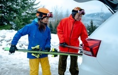 narty narciarze zima