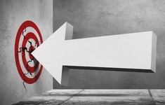 dziurawa tarcza porazka niewypal