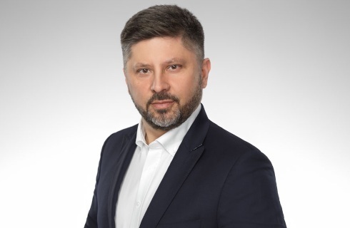 Prof. Suwaj: Mimo zmian w ustawie, obostrzenia wciąż niekonstytucyjne