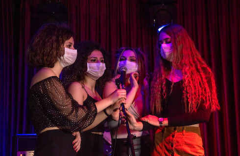 Wojewodowie zarządzają zawieszanie imprez w regionach