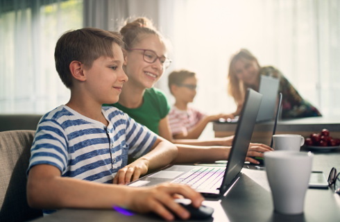 dziecko lekcje dom koronawirus