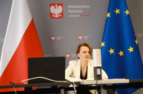 Emilewicz: Rząd pracuje nad Tarczą Antykryzysową 2.0