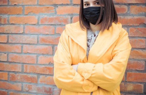 koronawirus maseczka maska dziewczyna