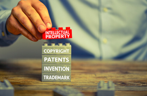 Patent, własność intelektualna, prawa autorskie
