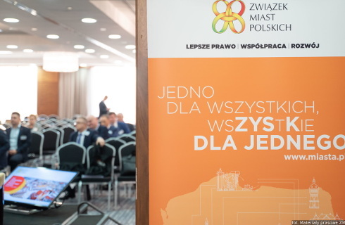 Miasta apelują do rządu o stabilne zasilanie finansowe samorządów