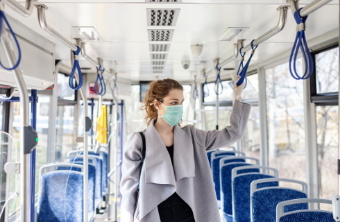 koronawirus maska maseczka tramwaj