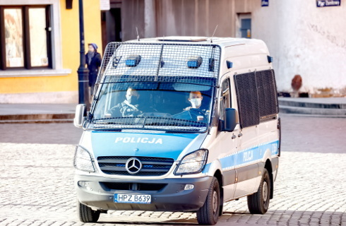 koronawirus polska policja maska