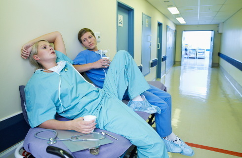 koronawirus zmeczony lekarz