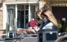 koronawirus maseczka maska restauracja