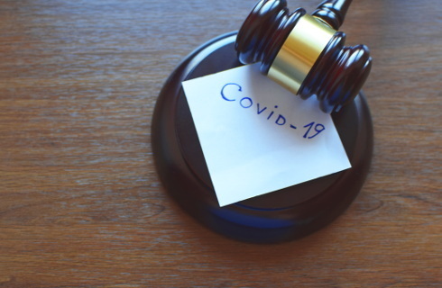 Prawnik ma "dyscyplinarkę" więc sędziowie i strony skorzystają z hotelu, mimo lockdownu