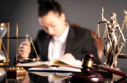 Sądy dostrzegają problem "urzędówek", a MS pracuje nad zmianami