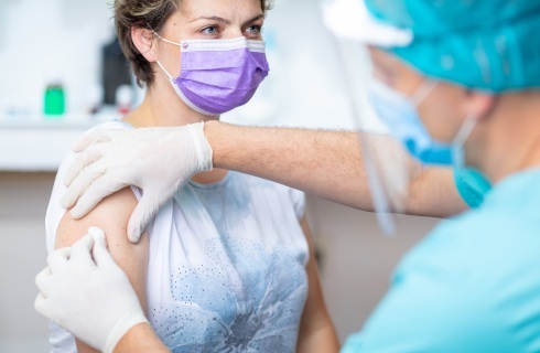 Rząd myśli o wprowadzeniu "koronapaszportów"