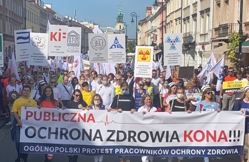 Protest medyków przedstawił swoje porozumienie. Chcą podwyżek, ale stopniowo