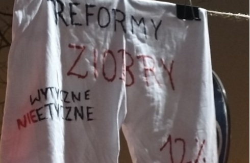 Oddala się 390 mln zł na podwyżki dla pracowników sądów i prokuratur