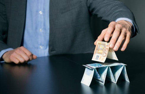 UOKiK nakłada kary za stworzenie piramidy finansowej