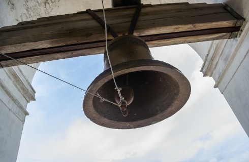 NSA: Parafia musi ograniczyć aktywność muzyczną kościelnego dzwonu