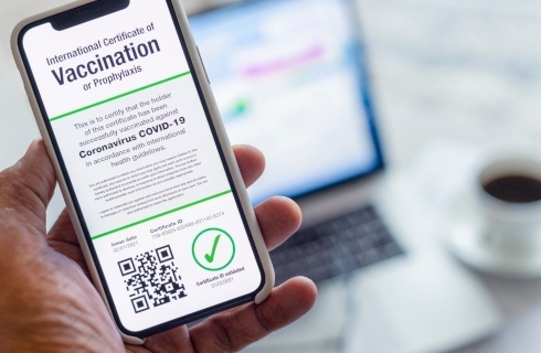 Upomnienia cofnięte, bo nie było prawa pozwalającego sprawdzać szczepienia pracowników