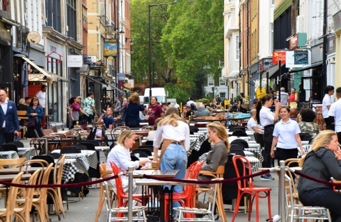 Restaurator nie będzie musiał określać kaloryczności kotleta z frytkami