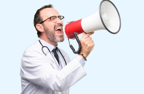 lekarz protest megafon stetoskop