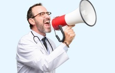 lekarz protest megafon stetoskop