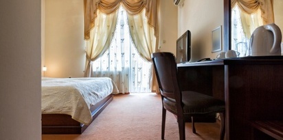 hotel pokoj telewizor