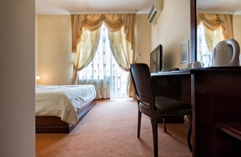 hotel pokoj telewizor