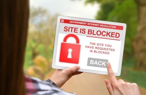 Wciąż bez pomysłu na weryfikację wieku w internecie