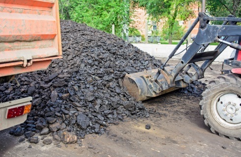 Państwowa spółka oferuje niższe ceny, gminy mogą zostać z niesprzedanym węglem