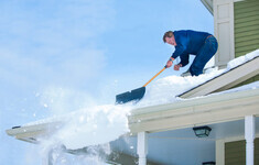 zima snieg dach odsniezanie