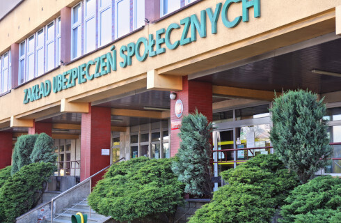 MRiPS: W latach 2015-2023 przeciętne wynagrodzenie całkowite w ZUS wzrosło o 88,4 proc.